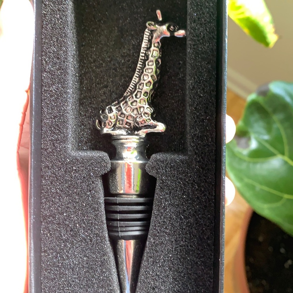 Giraffe wine stopper